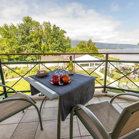La Baie Des Voiles: Lakefront Apartments on Annecy Duingt Exterior photo