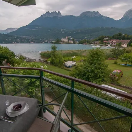 La Baie Des Voiles: Lakefront Apartments on Annecy Duingt Exterior photo