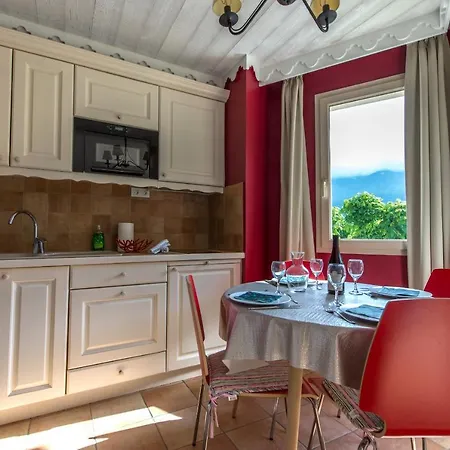 La Baie Des Voiles: Lakefront Apartments on Annecy Duingt Exterior photo