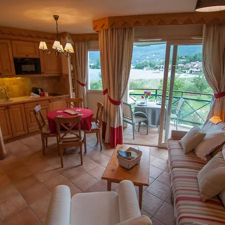 La Baie Des Voiles: Lakefront Apartments on Annecy Duingt Exterior photo
