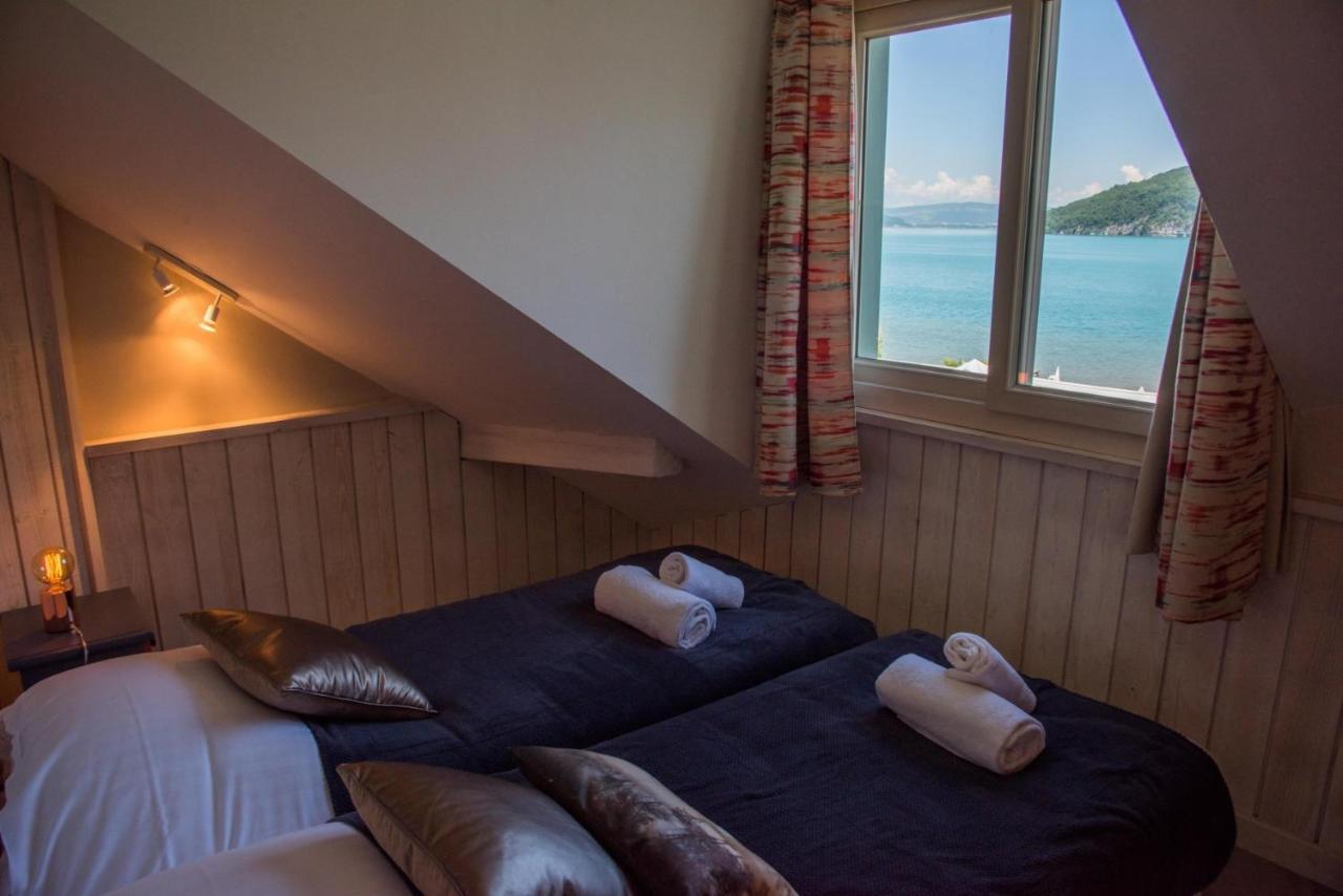 La Baie Des Voiles: Lakefront On Annecy Apartment