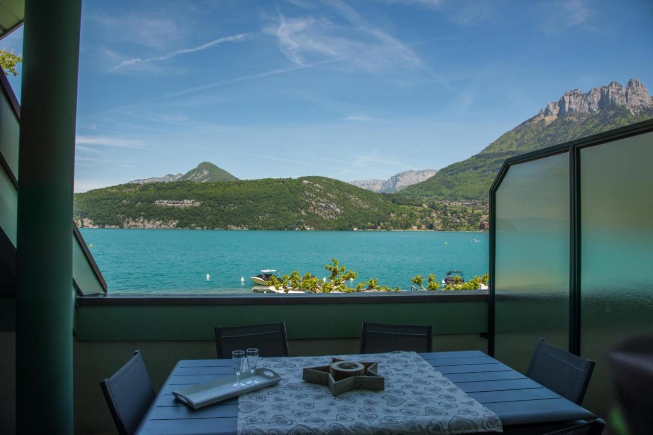 La Baie Des Voiles: Lakefront On Annecy *