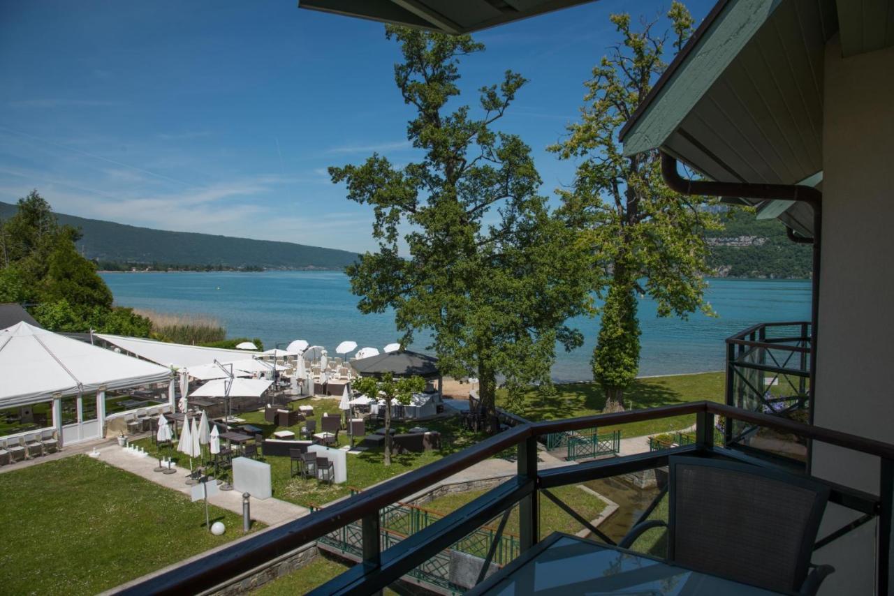 La Baie Des Voiles: Lakefront On Annecy