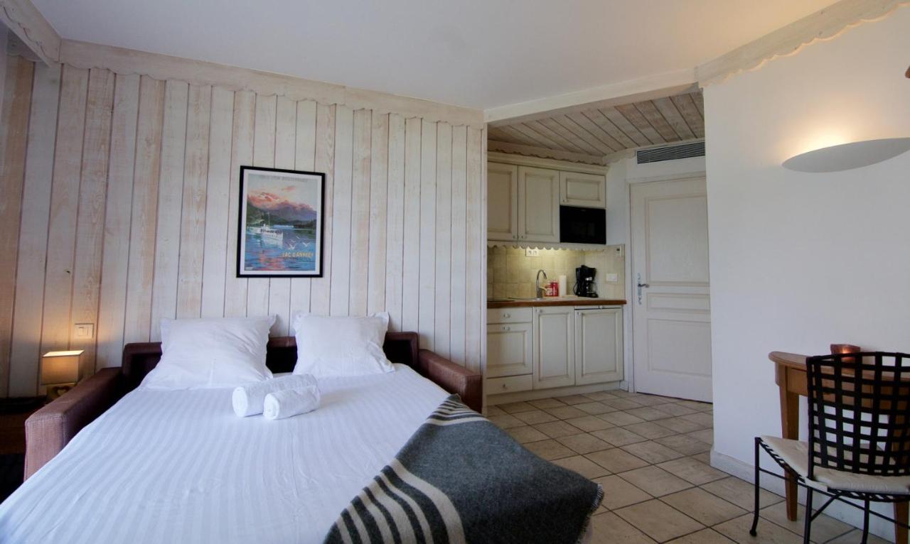 Apartment La Baie Des Voiles: Lakefront On Annecy Duingt