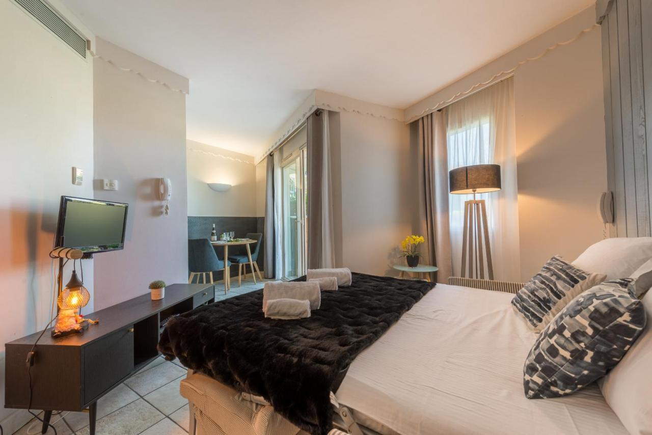 Apartment La Baie Des Voiles: Lakefront On Annecy *