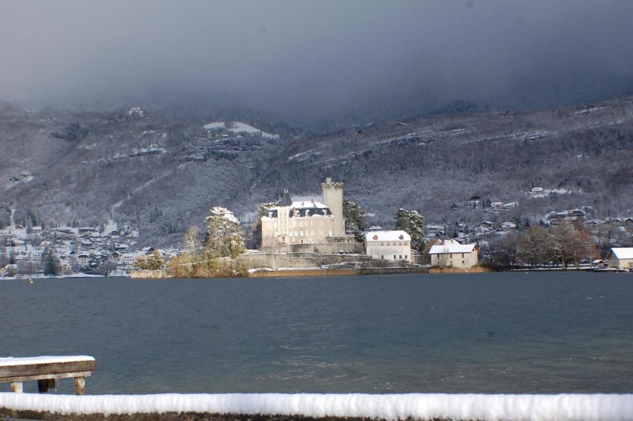 La Baie Des Voiles: Lakefront On Annecy Apartment *