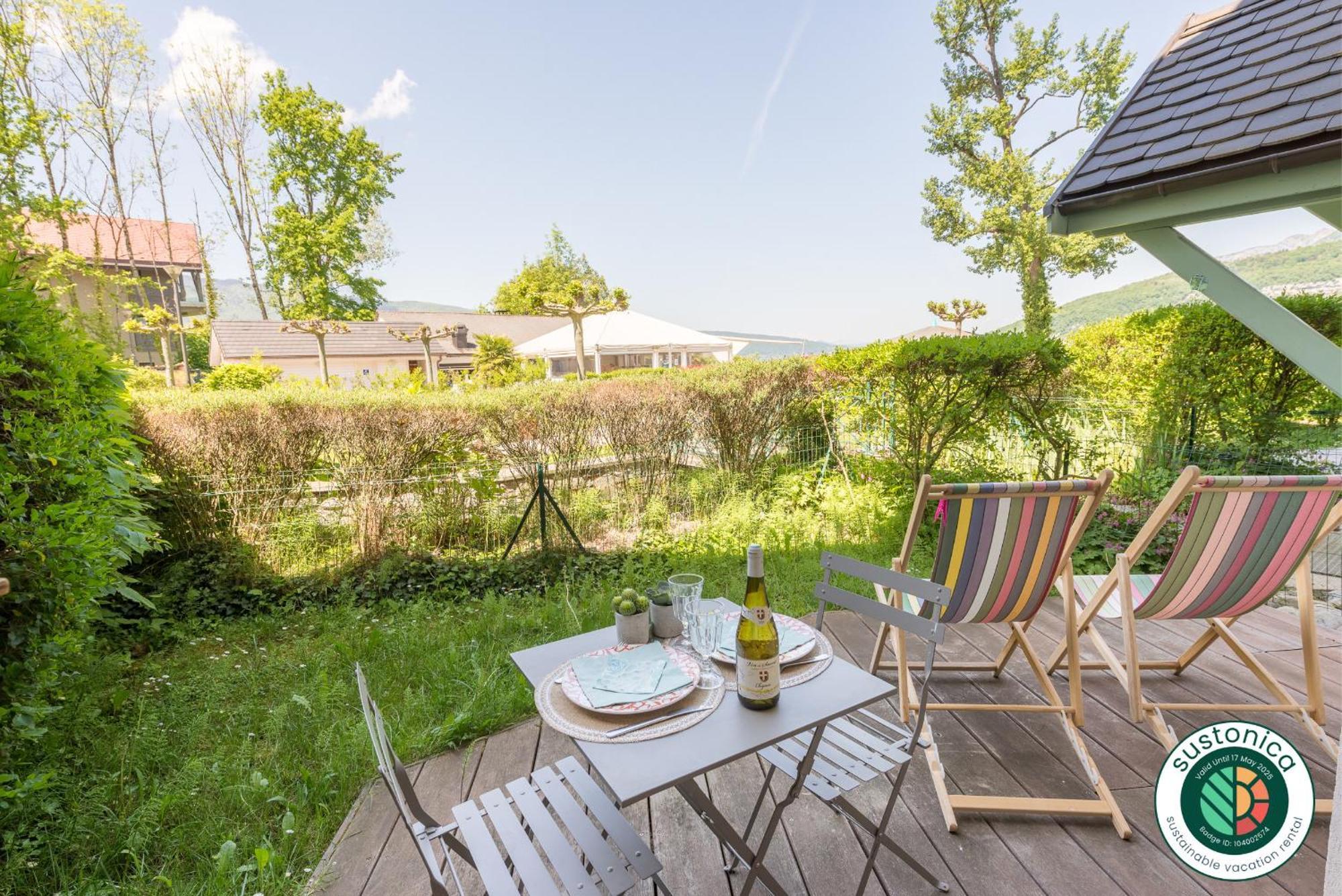 Apartment La Baie Des Voiles: Lakefront On Annecy